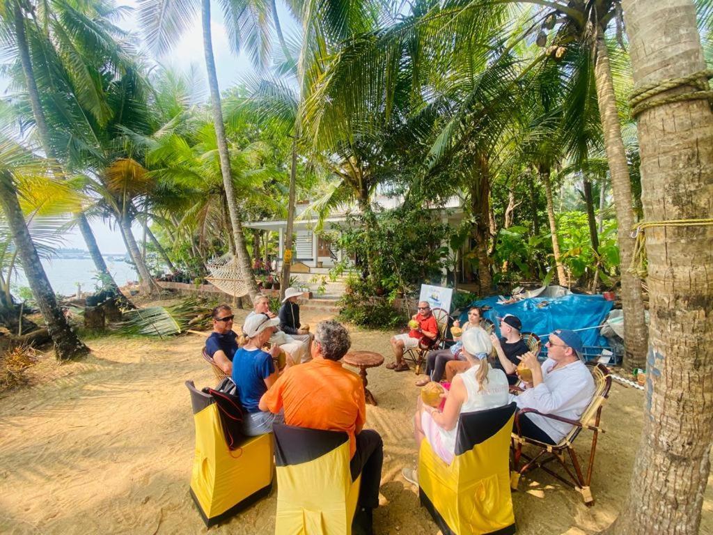 Green Island Homestay Riverside Кожикоде Экстерьер фото
